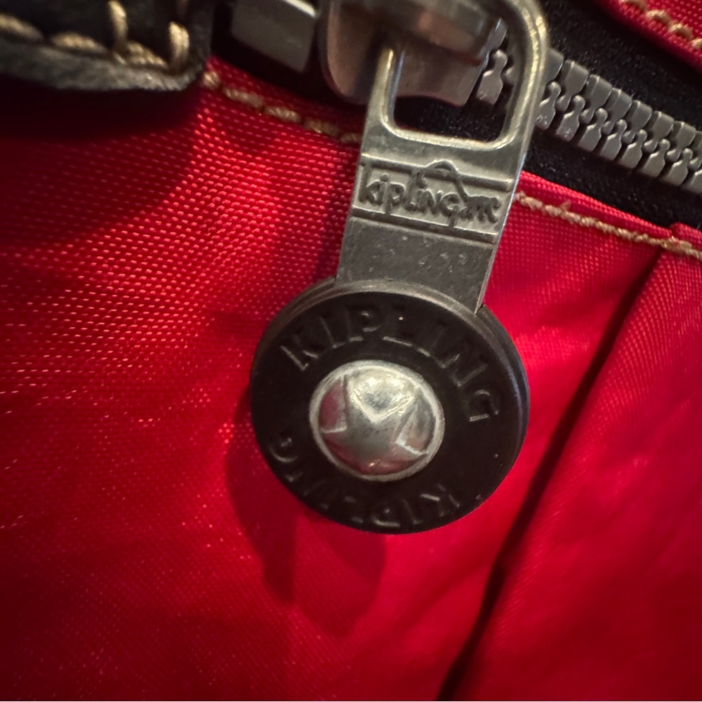 KIPLING DUFFLE TRAVEL BAG red. Vintage - Picture 3 of 13